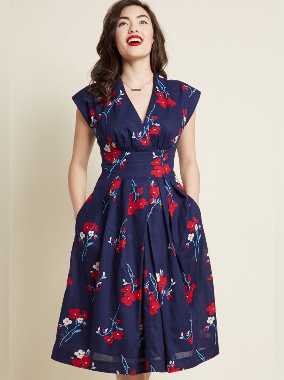 Emily & Finn Saunter Sweetly Navy & Red A-Line Midi Dress
Size Medium